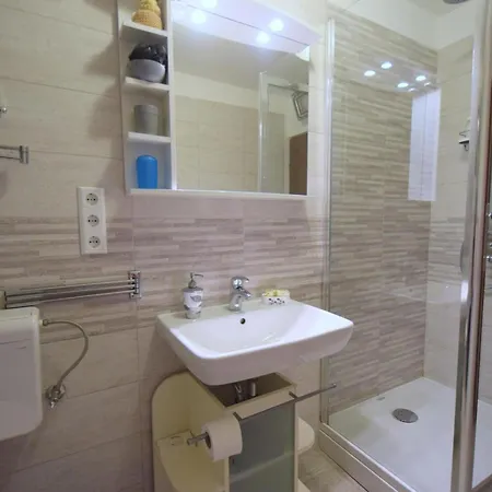 Cvenkica By Interhome Omišalj